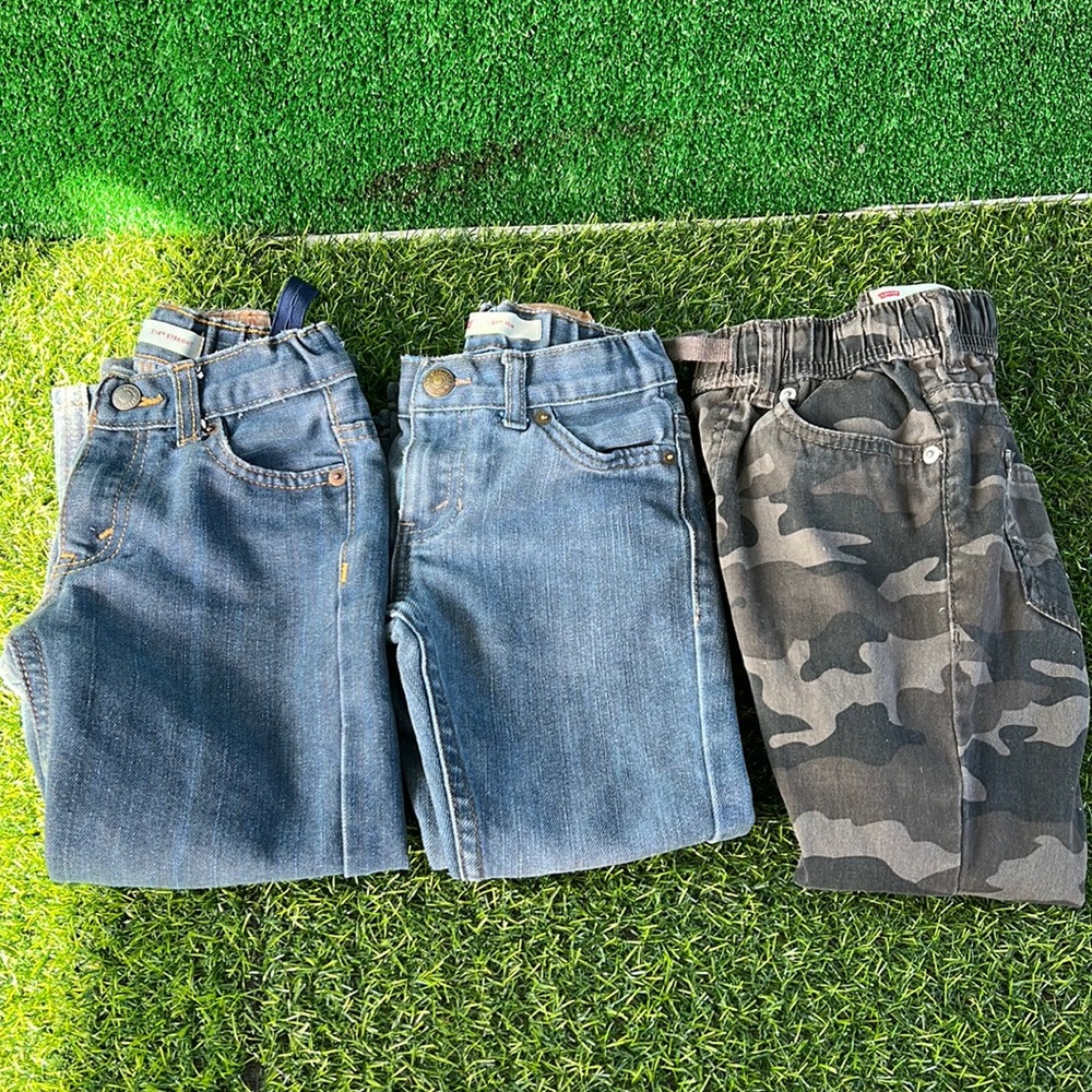Boys size 5 Levi’s 3 pack